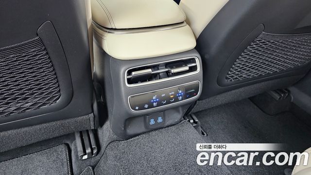 Genesis GV70 2.5T Gasoline 2WD 2025 — фото 31