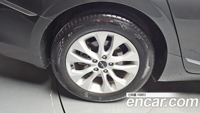 Kia K8 2.5 Gasoline 2WD Noblesse Light 2023 — фото 5