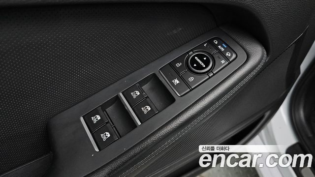 Genesis G80 3.3 GDI AWD Luxury 2017 — фото 17