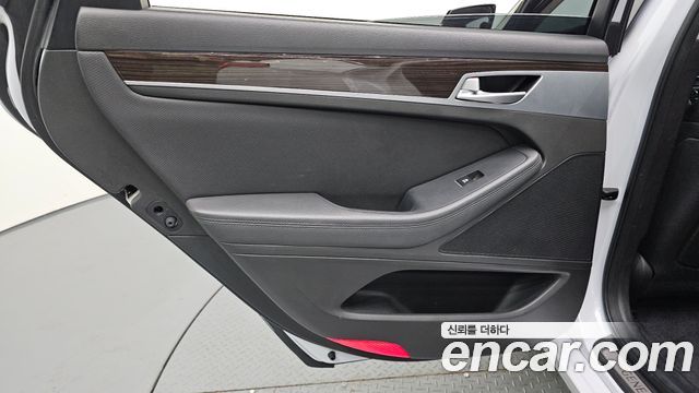 Genesis G80 3.3 GDI AWD Luxury 2017 — фото 25