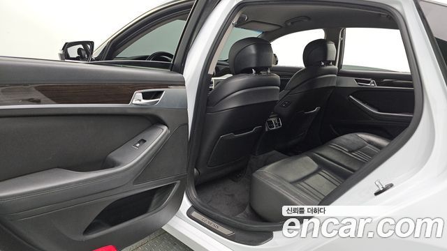 Genesis G80 3.3 GDI AWD Luxury 2017 — фото 26