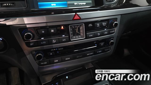 Genesis G80 3.8 GDI AWD Prestige 2018 — фото 18