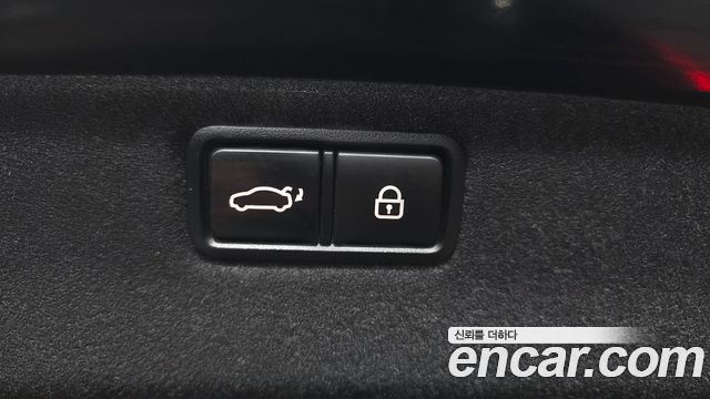 Genesis G80 3.8 GDI AWD Prestige 2018 — фото 27