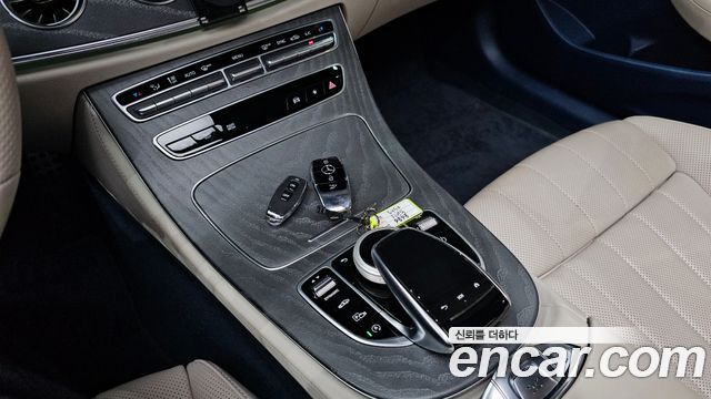 Mercedes-Benz E-Class (W213) E450 4MATIC Cabriolet 2021 — фото 18