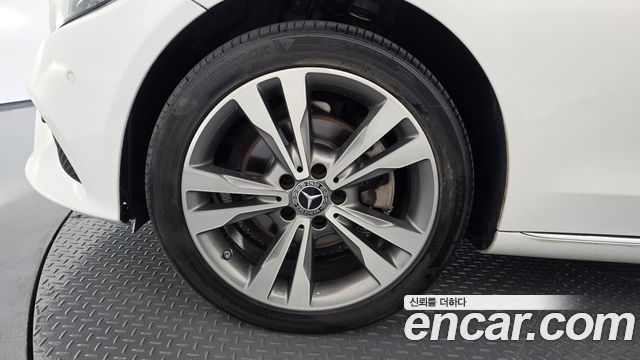 Mercedes-Benz C-Class (W205) C220 d 4MATIC 2020 — фото 5