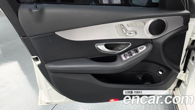 Mercedes-Benz C-Class (W205) C220 d 4MATIC 2020 — фото 24