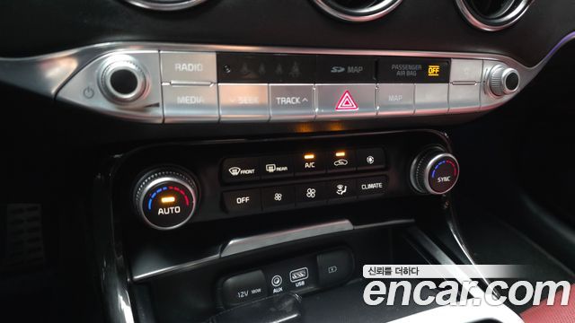 Kia Stinger 2.0 Turbo AWD Platinum 2020 — фото 17