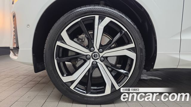 Volvo XC60 (II) B6 R-Design 2022 — фото 5