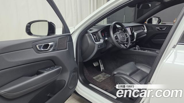 Volvo XC60 (II) B6 R-Design 2022 — фото 10