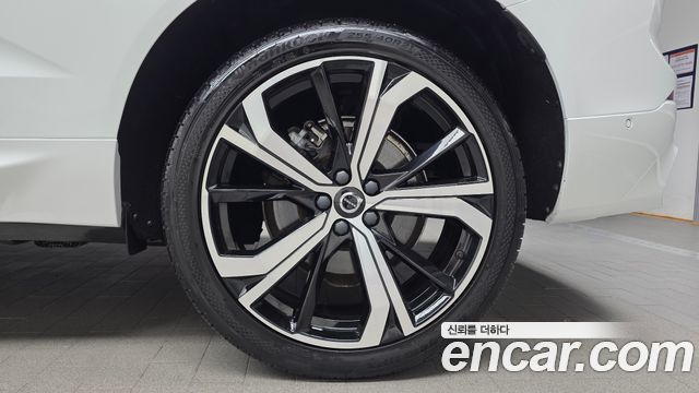 Volvo XC60 (II) B6 R-Design 2022 — фото 21