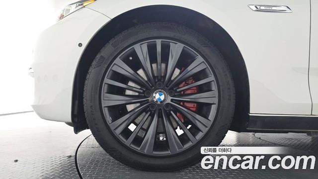 BMW 5 Series GT (F07) GT 30d xDrive 2016 — фото 5