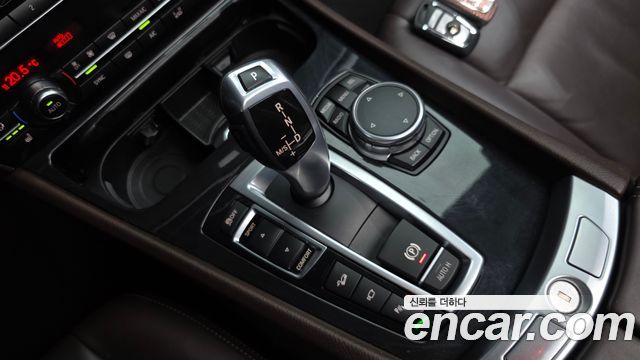 BMW 5 Series GT (F07) GT 30d xDrive 2016 — фото 9