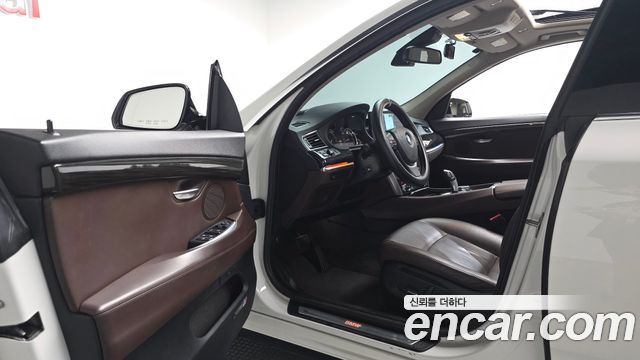 BMW 5 Series GT (F07) GT 30d xDrive 2016 — фото 10