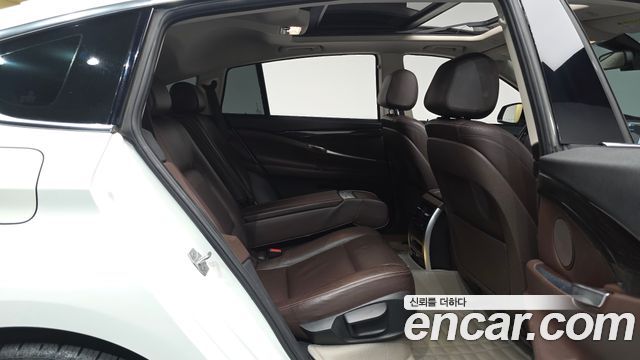 BMW 5 Series GT (F07) GT 30d xDrive 2016 — фото 11