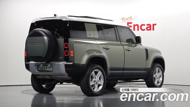 Land Rover Defender (L663) 110 D250 SE 2023 — фото 2
