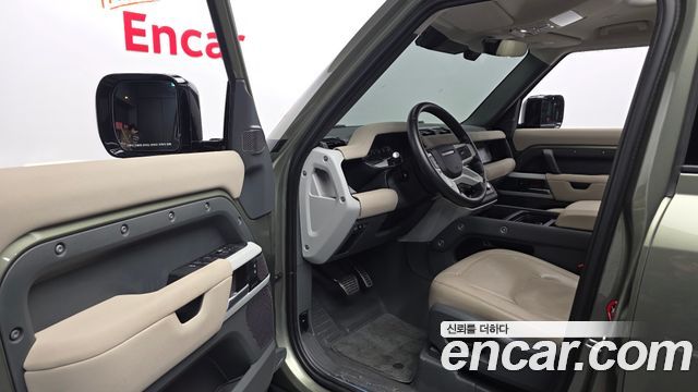Land Rover Defender (L663) 110 D250 SE 2023 — фото 10