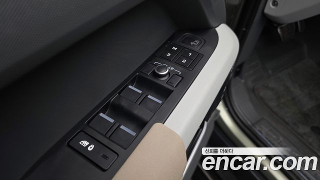 Land Rover Defender (L663) 110 D250 SE 2023 — фото 28