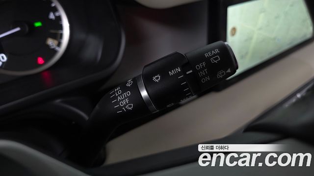 Land Rover Defender (L663) 110 D250 SE 2023 — фото 30