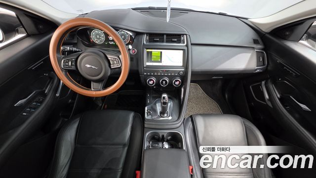 Jaguar E-PACE P250 SE 2019 — фото 7