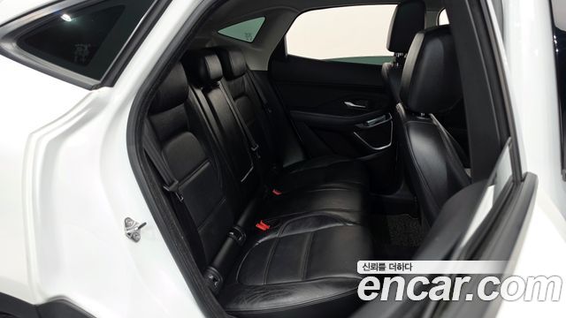 Jaguar E-PACE P250 SE 2019 — фото 11
