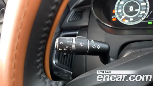 Jaguar E-PACE P250 SE 2019 — фото 30
