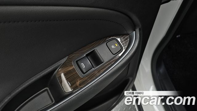 Chevrolet Malibu 1.3 Turbo Premier 2019 — фото 27