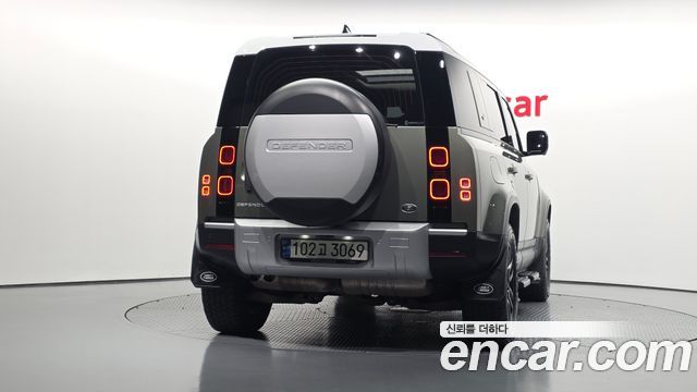 Land Rover Defender (L663) 110 D250 S 2022 — фото 4