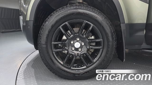 Land Rover Defender (L663) 110 D250 S 2022 — фото 5