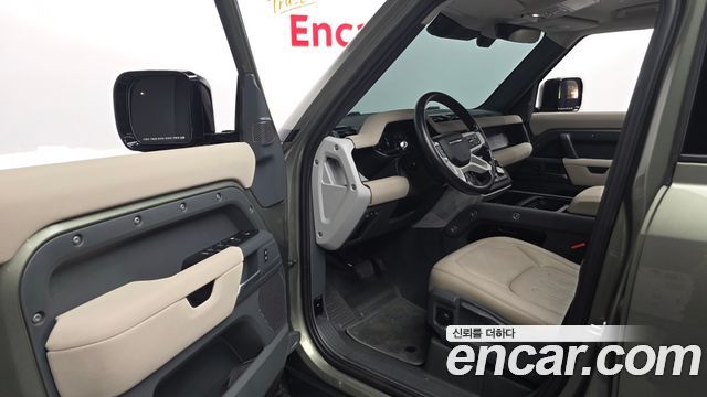 Land Rover Defender (L663) 110 D250 S 2022 — фото 10