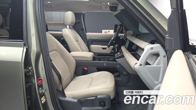 Land Rover Defender (L663) 110 D250 S 2022 — фото 11