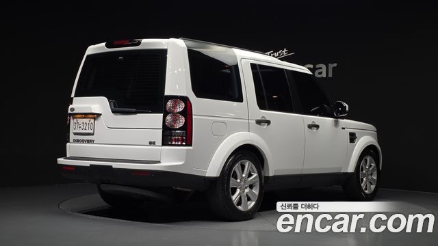 Land Rover Discovery 4 3.0 SDV6 SE 2016 — фото 2