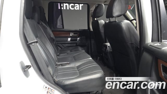 Land Rover Discovery 4 3.0 SDV6 SE 2016 — фото 12