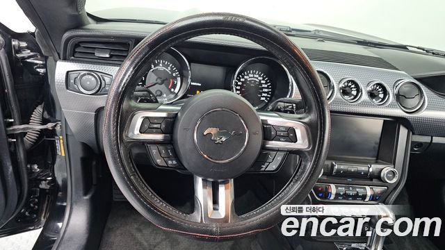 Ford Mustang Coupe 2015 — фото 16
