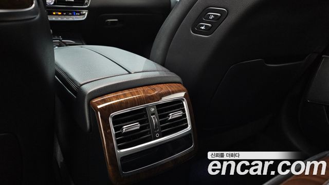 Kia K9 3.8 GDI AWD PlatinumⅡ 2019 — фото 36
