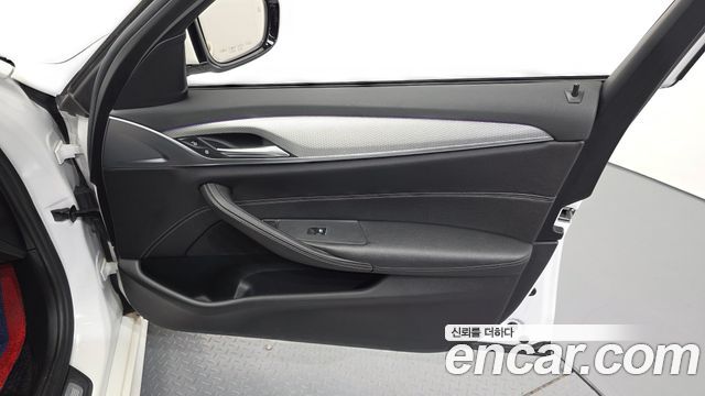 BMW 5 Series (G30) 530i M Sport Package 2018 — фото 24