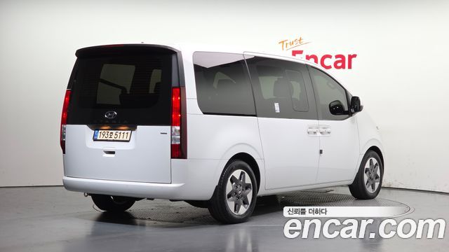 Hyundai Staria 4WD Tourer 9-Seater Modern 2023 — фото 2