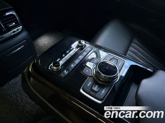 Genesis EQ900 3.8 GDI AWD Premium Luxury 2018 — фото 17