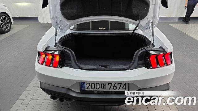 Ford Mustang (VII) 2.3 EcoBoost Premium Coupe 2024 — фото 24