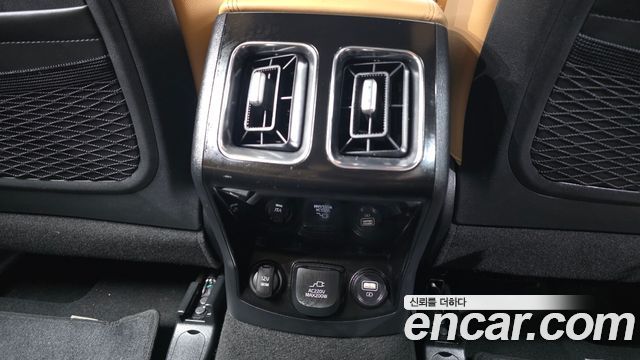 Kia Sorento (IV) Gasoline 2.5T 2WD Noblesse 2023 — фото 32