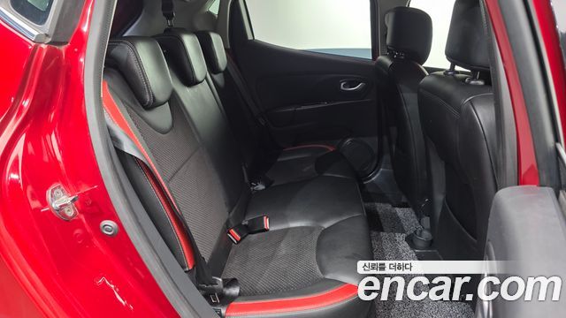 Renault Korea Clio Intens 2018 — фото 12