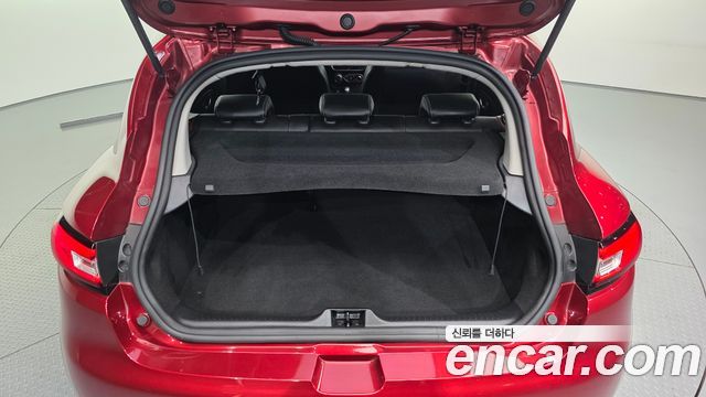 Renault Korea Clio Intens 2018 — фото 20