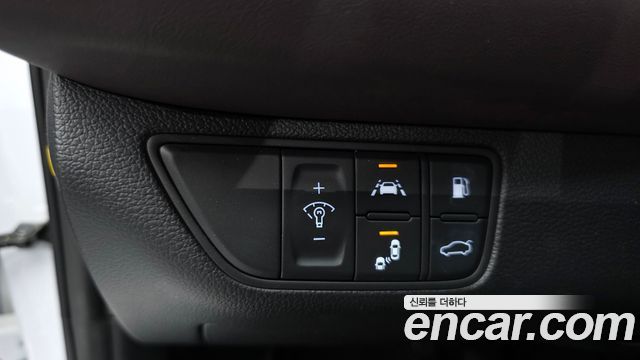 Genesis G70 2.0T Supreme 2018 — фото 20