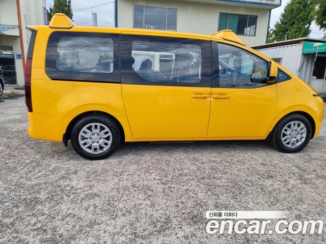 Hyundai Staria L3.5  Kinder Safety Car 11-Seater 2022 — фото 3