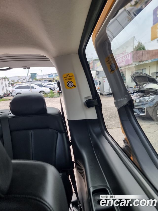Hyundai Staria L3.5  Kinder Safety Car 11-Seater 2022 — фото 21