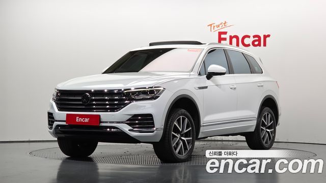 Volkswagen Touareg (III) 3.0 TDI Prestige 2023 — фото 11