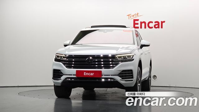 Volkswagen Touareg (III) 3.0 TDI Prestige 2023 — фото 3