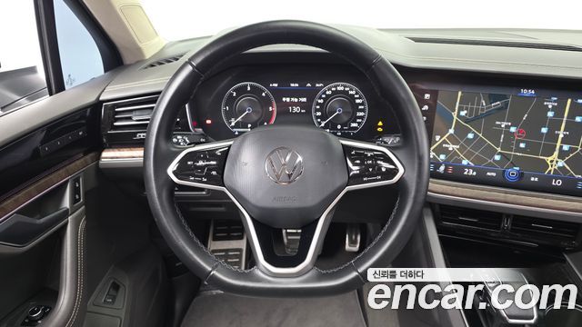 Volkswagen Touareg (III) 3.0 TDI Prestige 2023 — фото 17