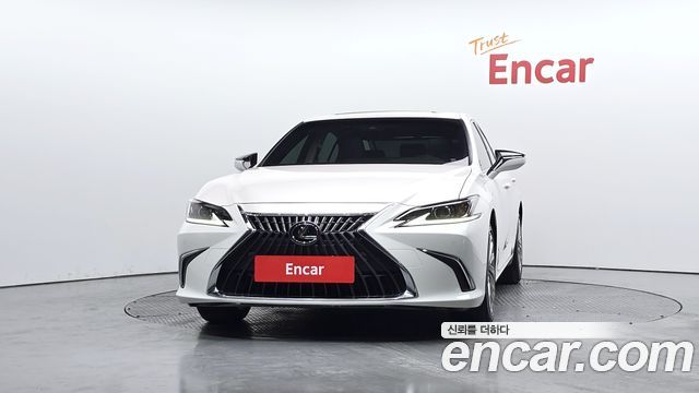 Lexus ES300h (VII) Luxury Plus 2023 — фото 3
