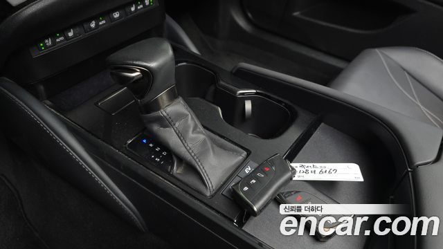 Lexus ES300h (VII) Luxury Plus 2023 — фото 9