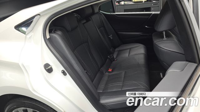 Lexus ES300h (VII) Luxury Plus 2023 — фото 11